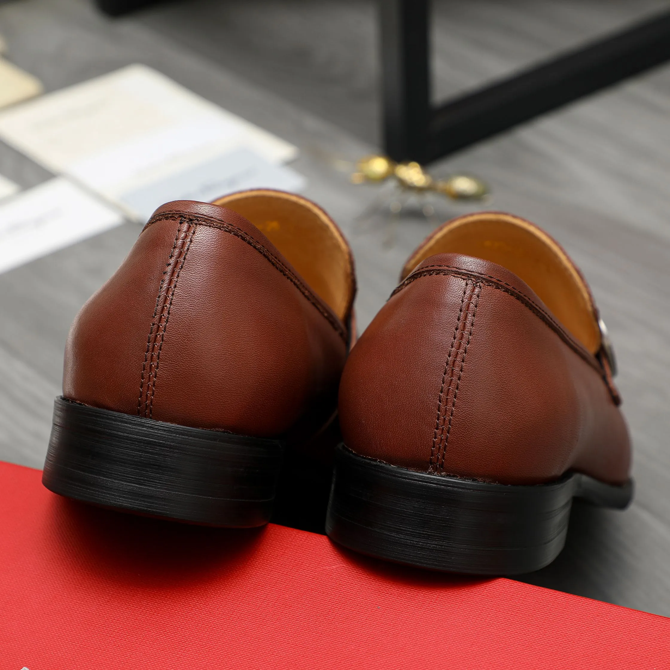 Men's men's shoes💰460 Product trademark: Ferragamo "Ferragamo" business slip-on leather shoes Regular size: 39-44 Product materials: Selected high-quality cowhide upper, cowhide lining, original outsole